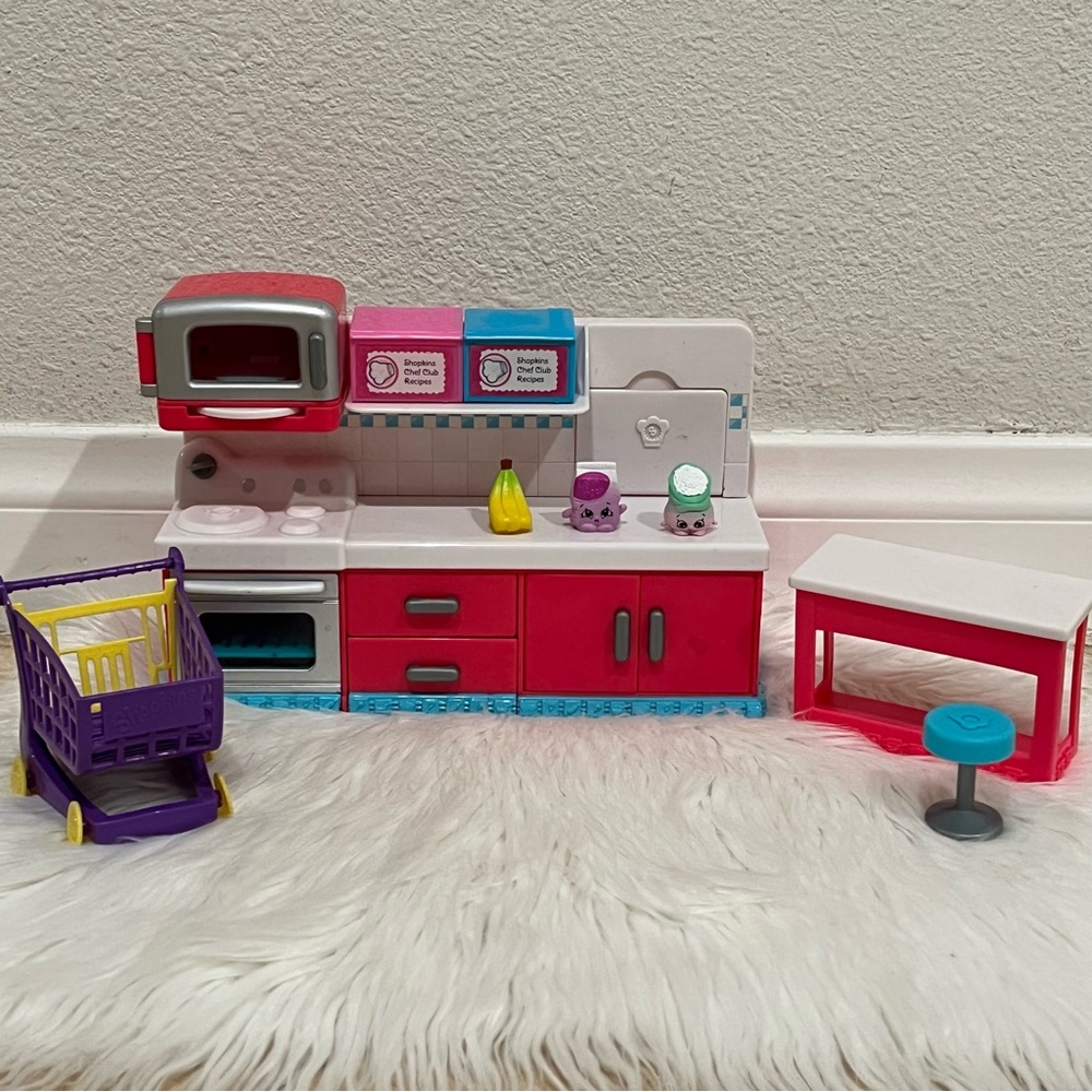 Shopkins Chef Club Hot Spot Kitchen Toy Set & Accessories